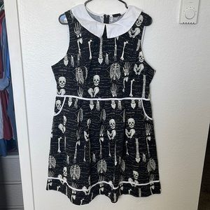 Glow in the Dark. Retrolicious Skeleton Dress. Wednesday Addams vibes!
